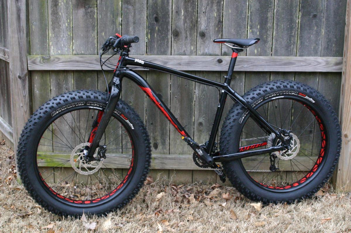 Specialized Fatboy Expert photo || SINGLETRACKS.COM