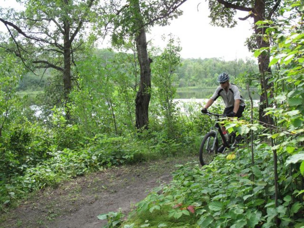 lake-metigoshe-state-park-mountain-bike-trail-in-bottineau-north