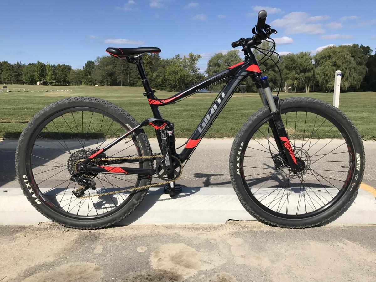 giant stance 27.5 2 bike 2019