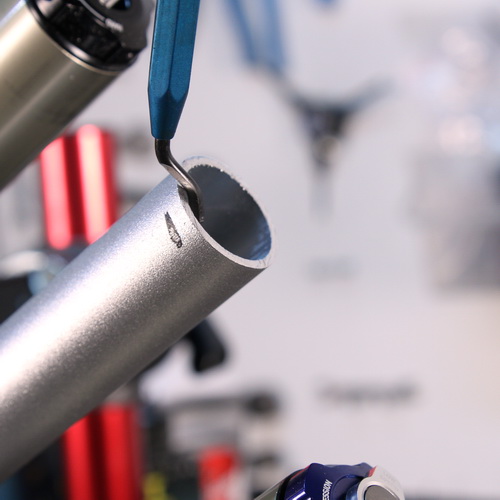 2012 DH Bike Build Installing the Headset and Fork Singletracks