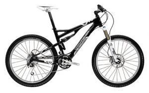 Gary Fisher HiFi Carbon: A black and white mountain bike with front suspension, disc brakes, and a sleek frame design. The bike features a sporty seat and is positioned on a white background.