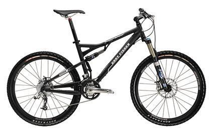 Gary Fisher HiFi Deluxe: A black mountain bike with a sleek design, featuring front suspension, disc brakes, and wide tires, displayed against a plain background.