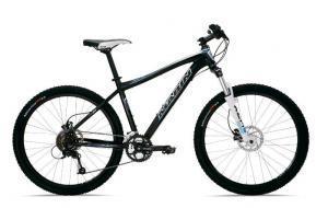 Marin Bobcat Trail: A black and white mountain bike with a sturdy frame, suspension fork, and disc brakes, positioned against a plain background.