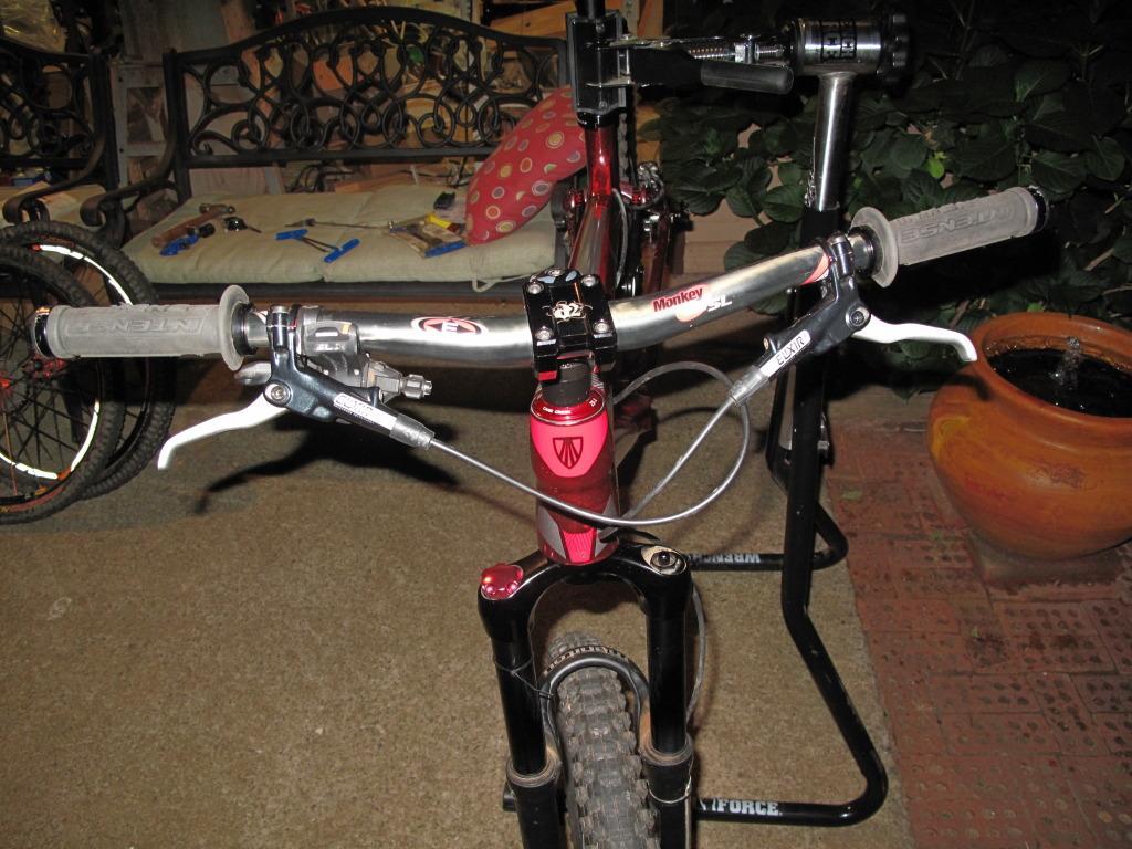 ODI Intense Downhill Lockon Grips (130mm) Photos