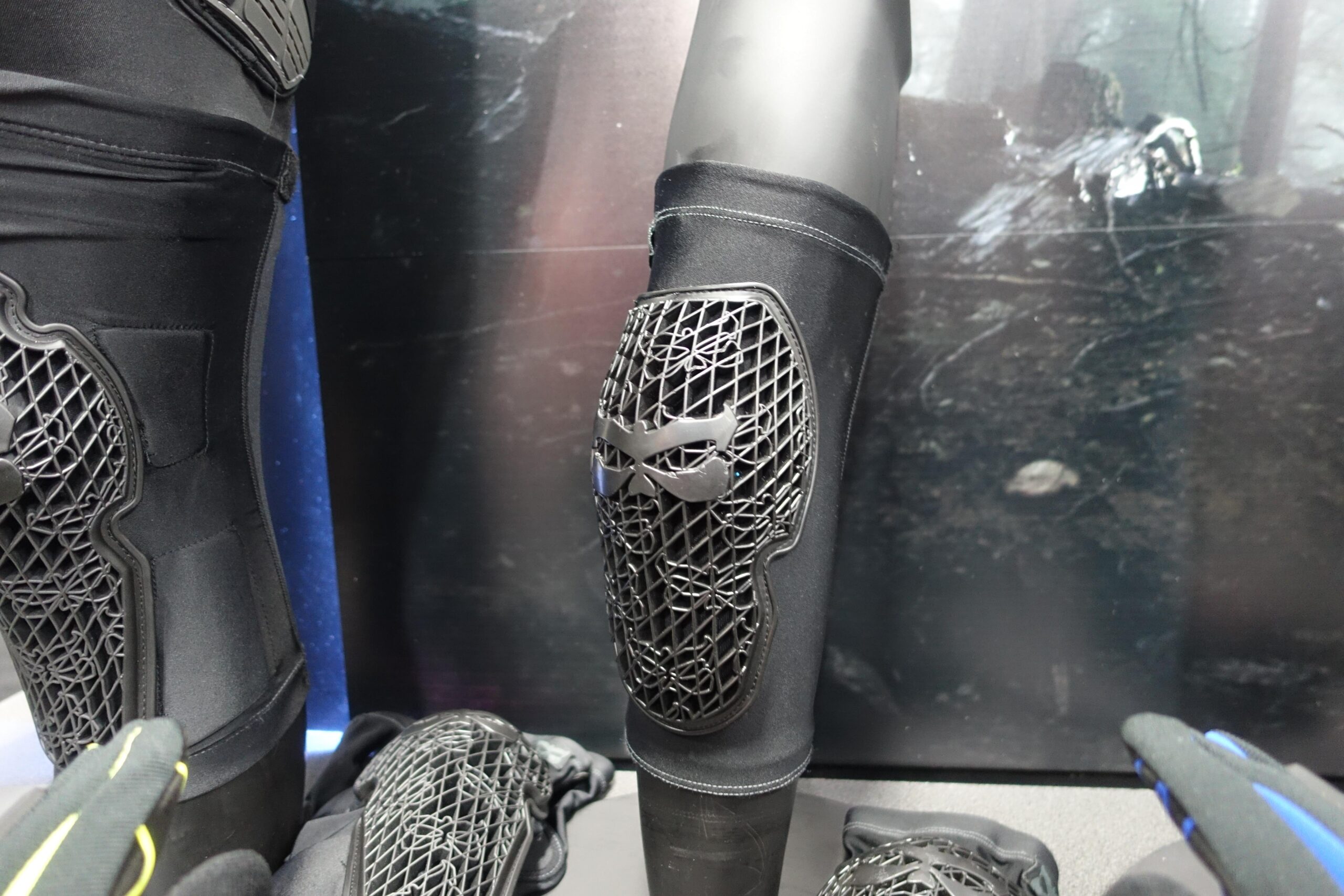 Kali Protectives Strike Knee Pads Photos