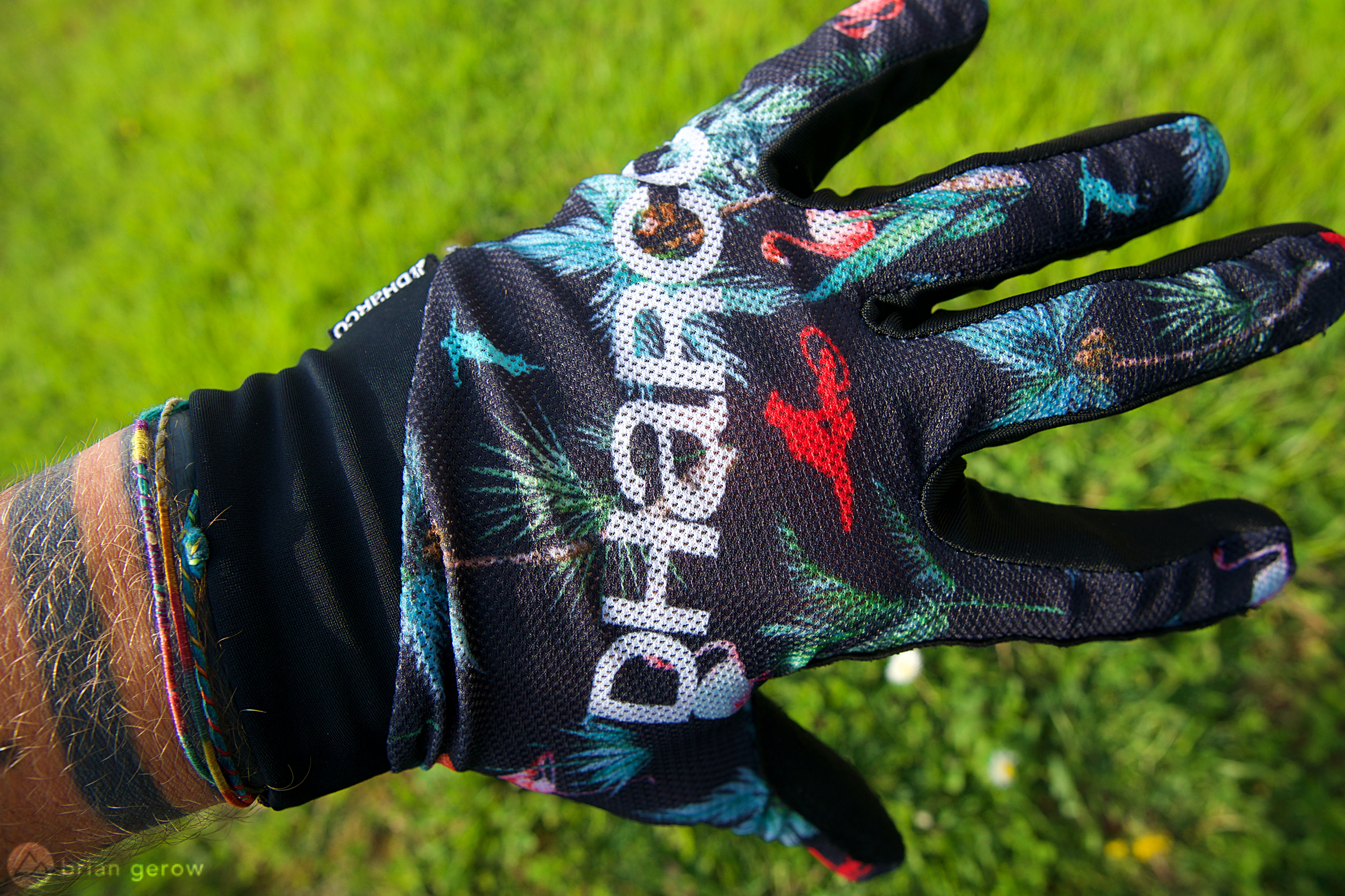 dharco gloves