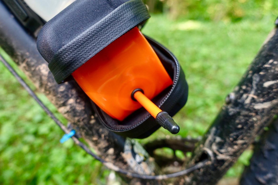 Bottle cage with online multi tool