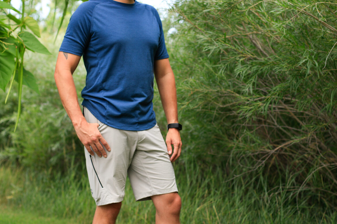 showers pass gravel shorts close up