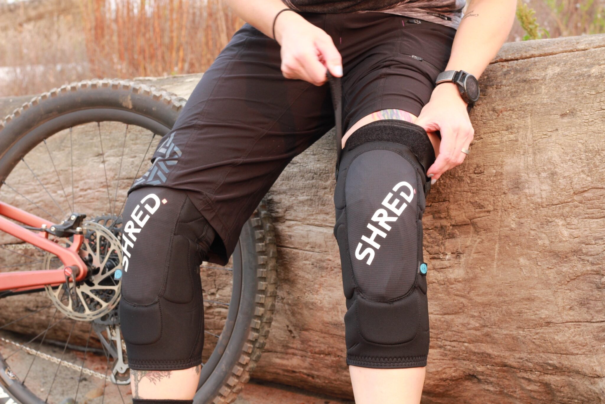 Finding the Right Fit 8 MTB Knee Pads, Tested Singletracks Mountain