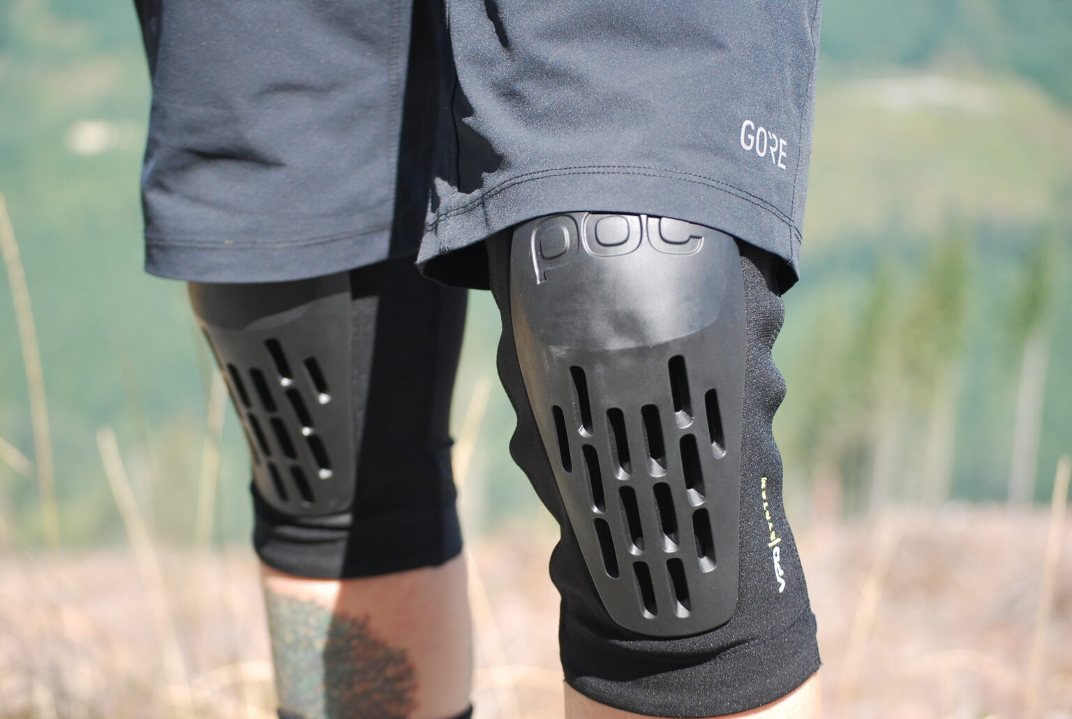 Finding the Right Fit 8 MTB Knee Pads, Tested Singletracks Mountain Bike News