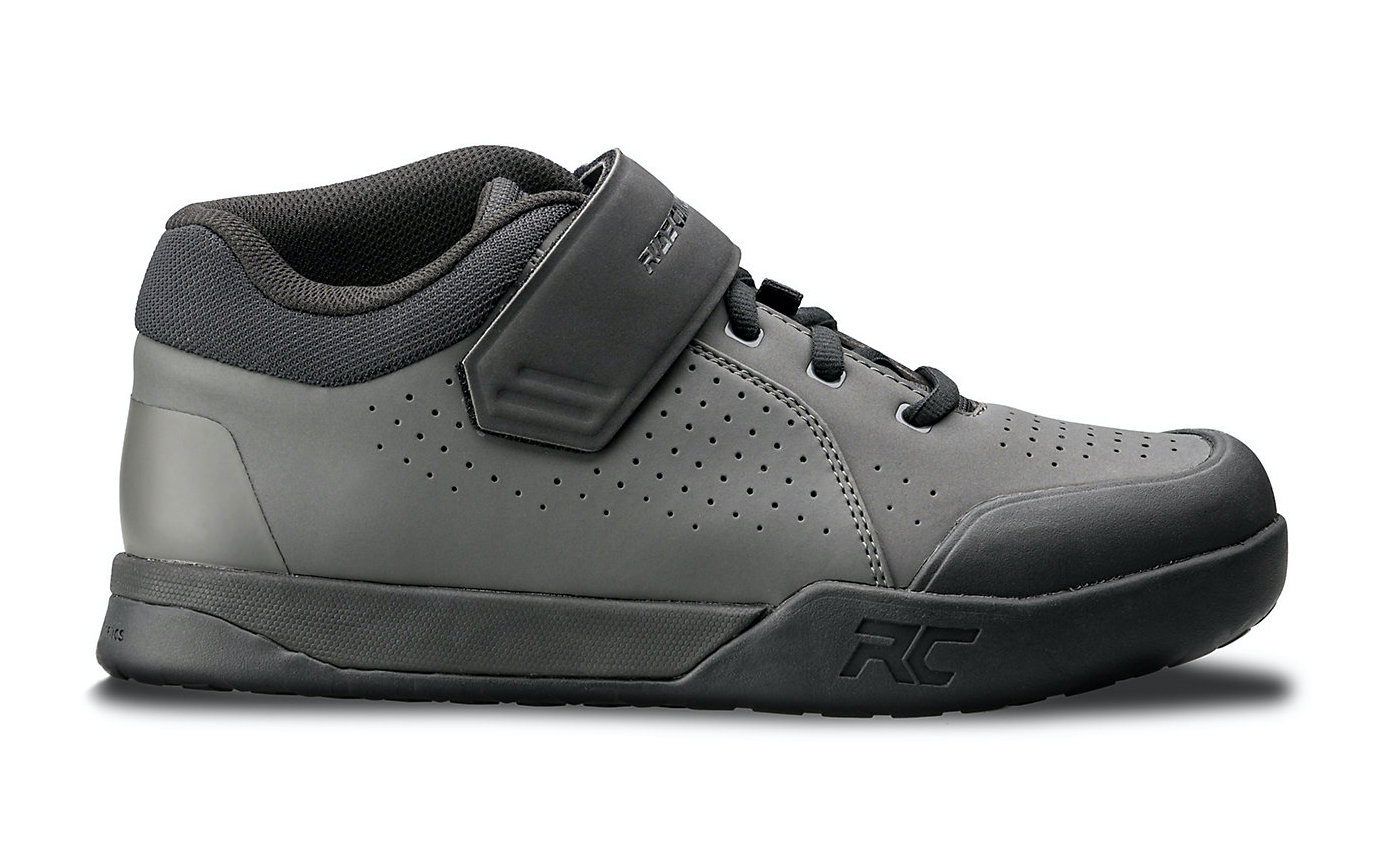 The Ultimate Flat Pedal Mountain Bike Shoe Guide: Find the Best Kicks