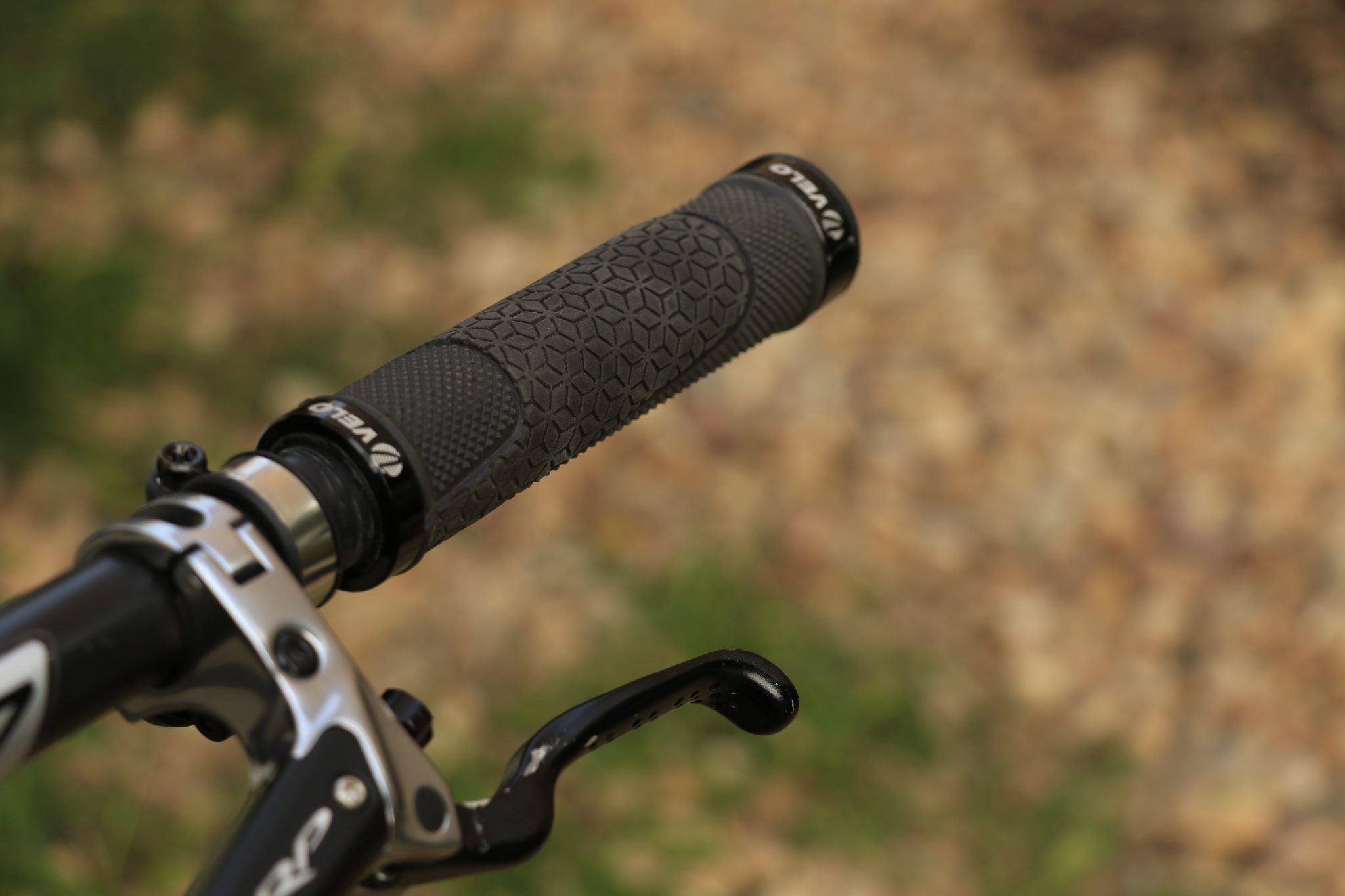 Get a Grip A Review of 11 Lockon Mountain Bike Grips Singletracks Mountain Bike News