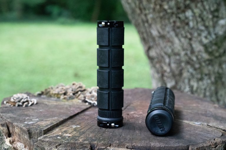 Get a Grip 17 Lockon Mountain Bike Grips Reviewed Singletracks