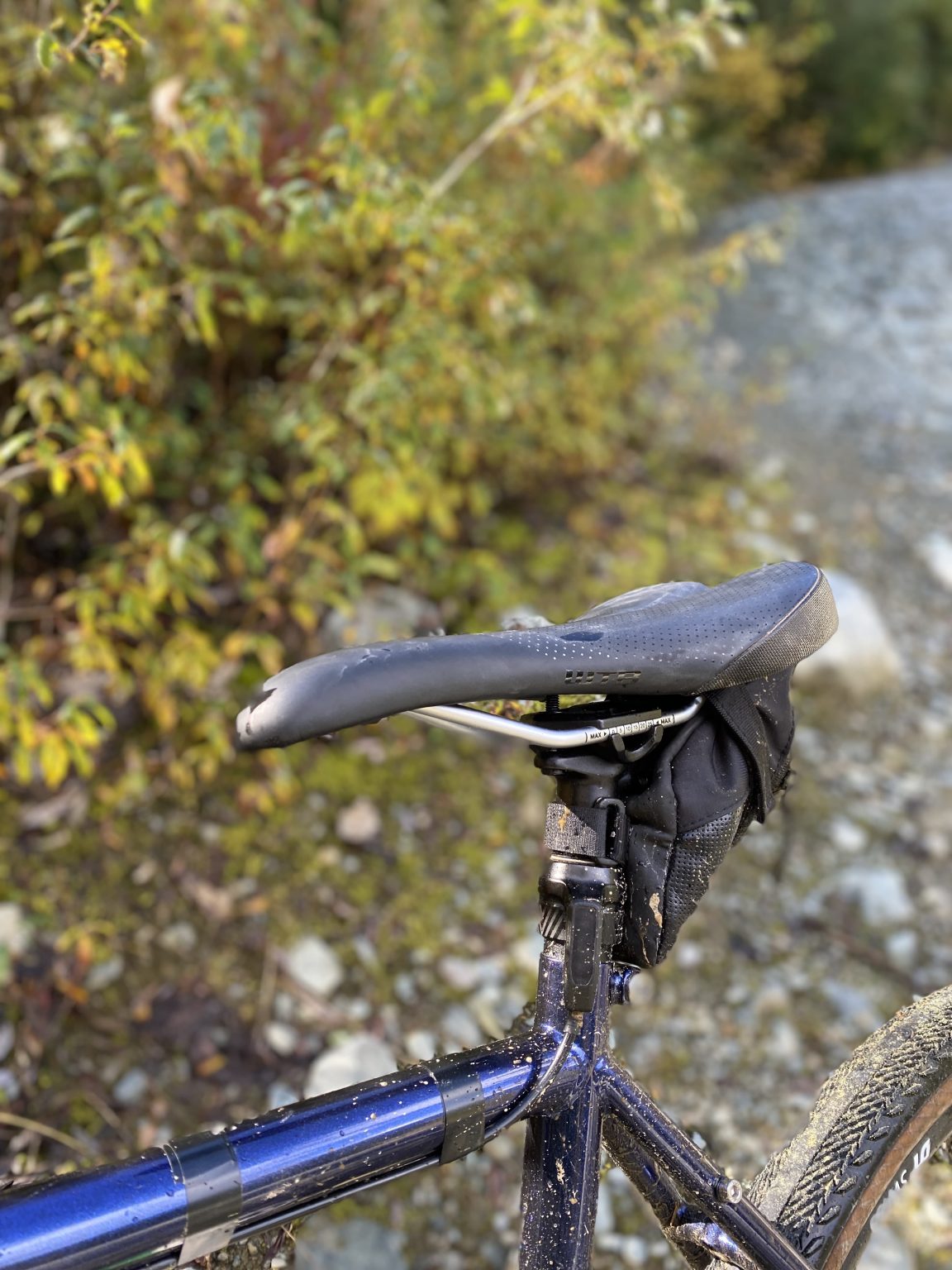 The PNW Coast Dropper Post Also Has Suspension [Review] Singletracks