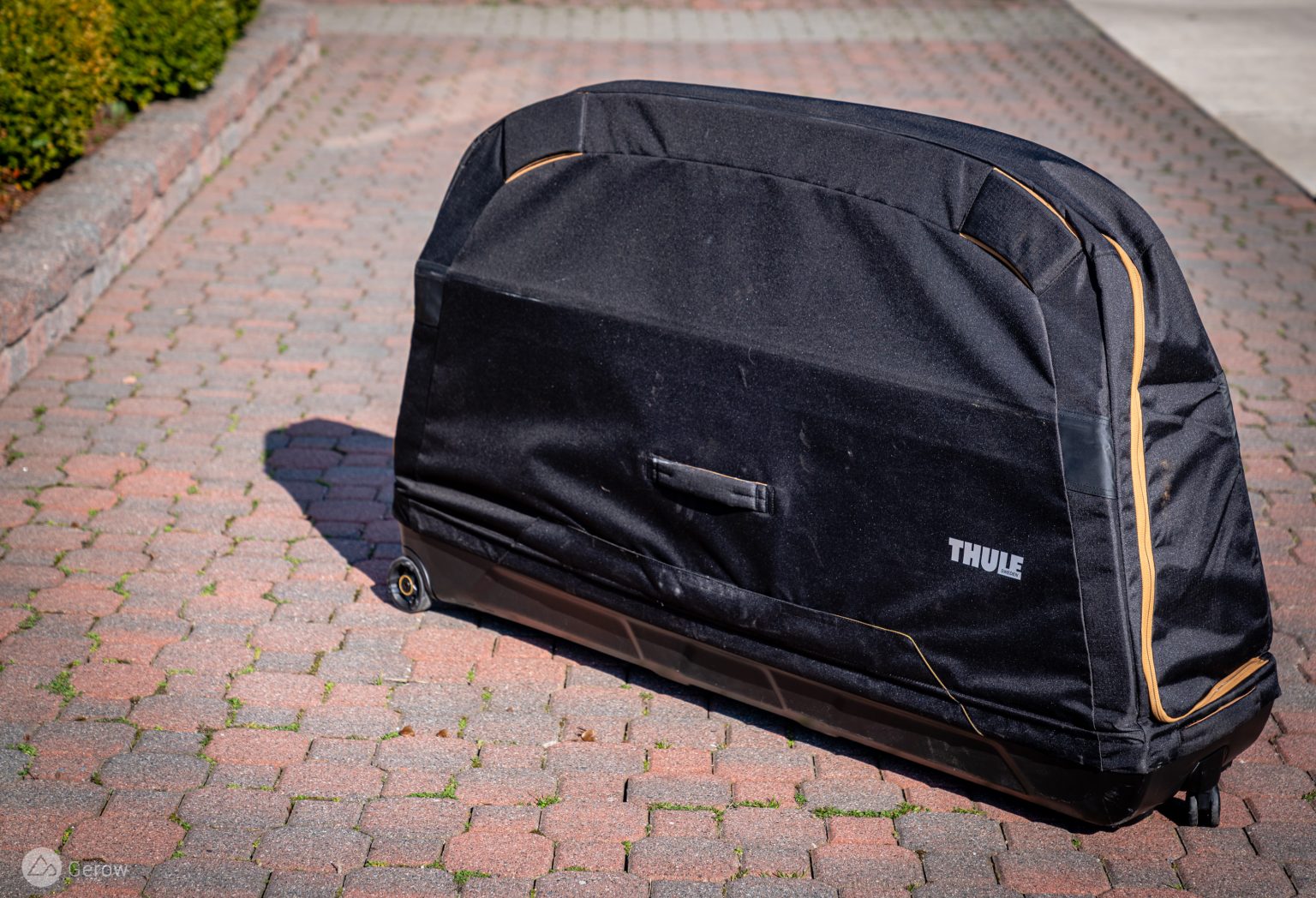 Thule Roundtrip Bike Travel Bag Has a Repair Stand Hidden Inside