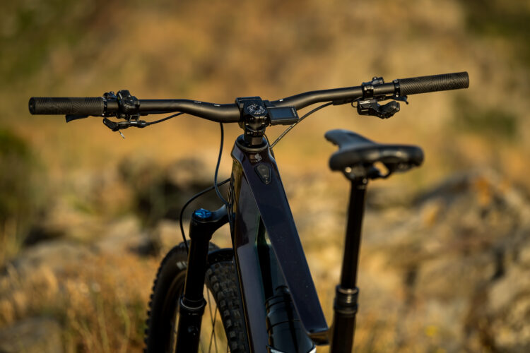 New Shimano E-bike Drivetrain System Shifts Automatically ...