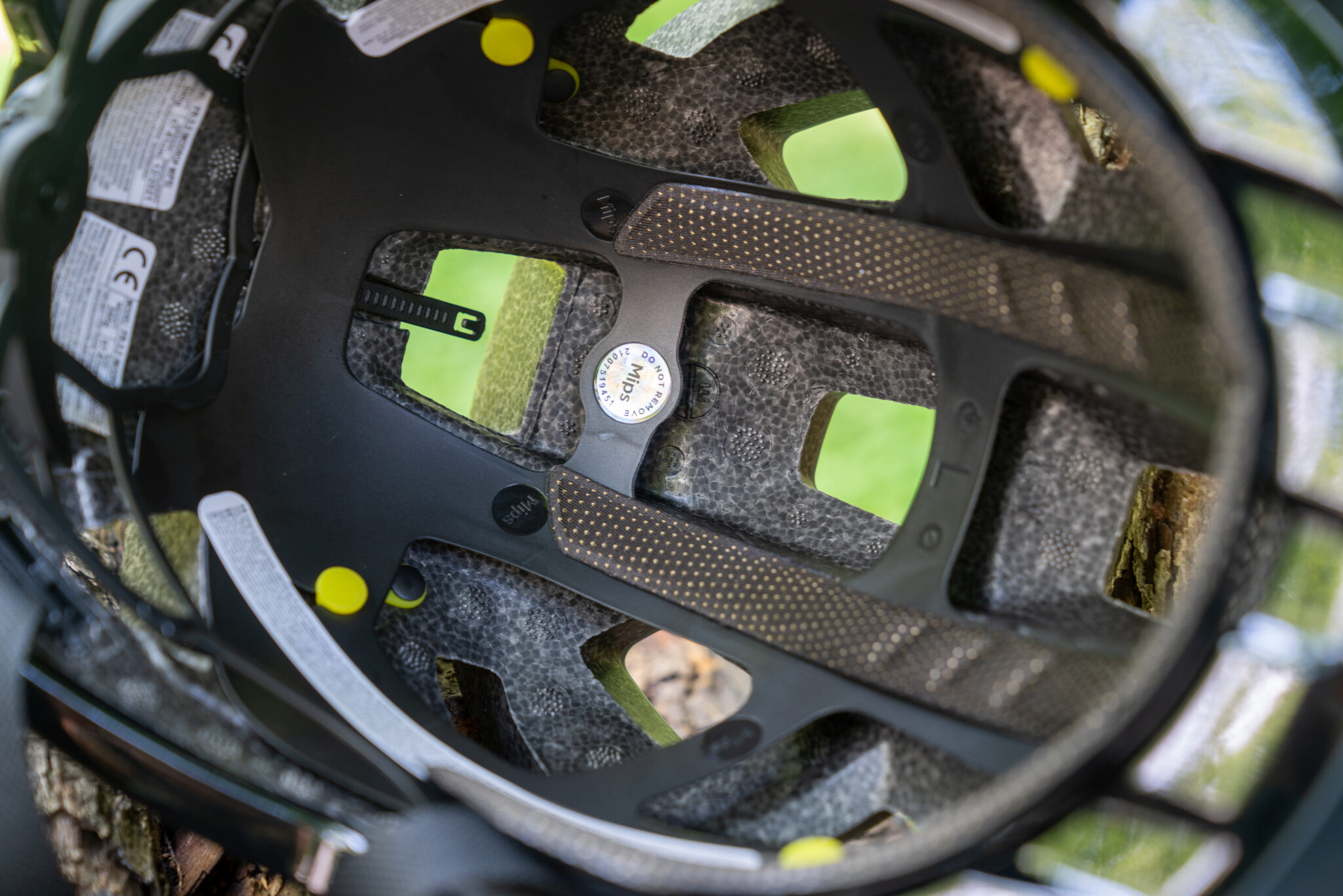 ABUS MoDrop Helmet Makes Riding Alone Safer [Review] Singletracks