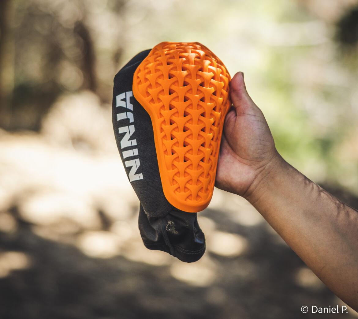 4 MTB Knee Pads, From Minimal to FullOn, Summer Tested Singletracks