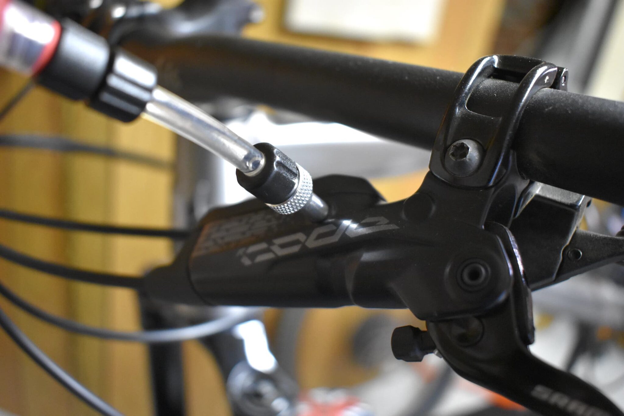 How to Adjust Disc Brakes on your Bike [Repair Tips] Singletracks