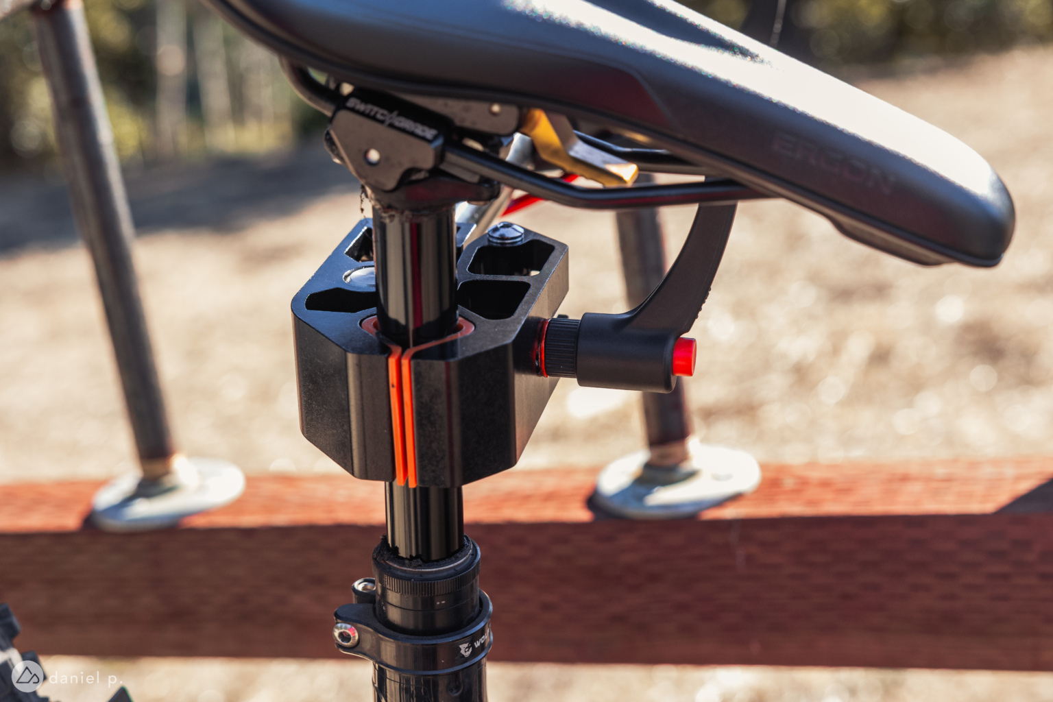 Mount the portable Altangle Connect bike repair stand anywhere ...
