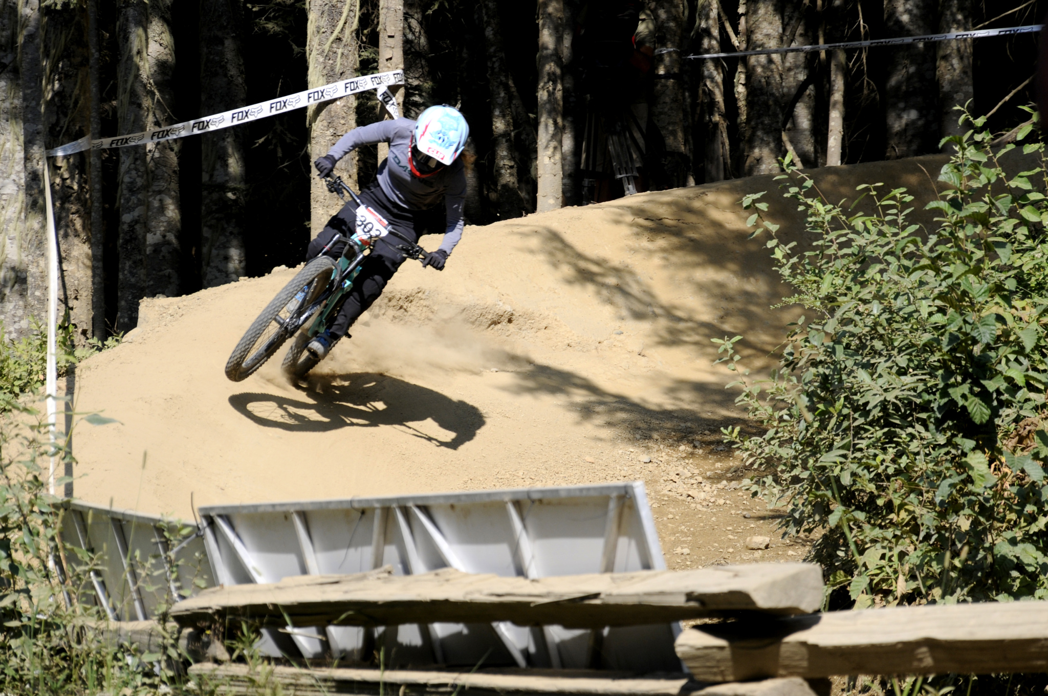 a-uci-downhill-world-cup-will-be-held-in-whistler-for-the-first-time