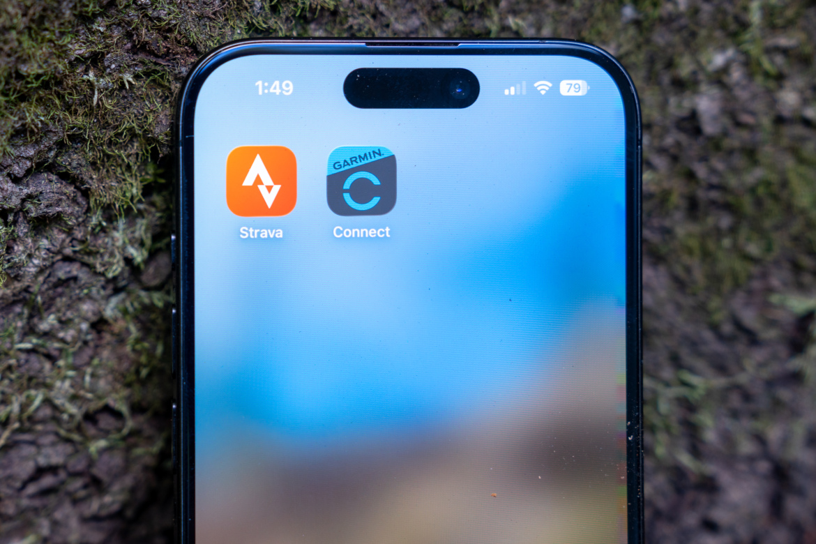 Strava signals they will comply with Garmin logo requirement by Nov 1 deadline