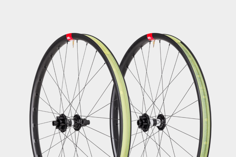 Reserve 30 v2 DT Swiss 29in Boost Wheelset